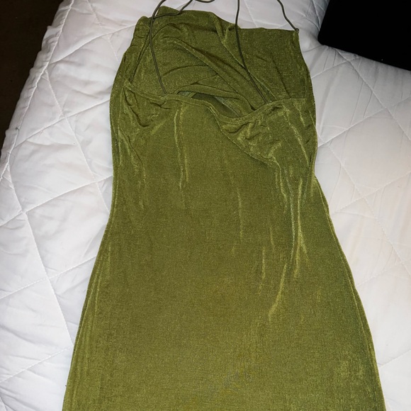 Green cowl lick dress - Picture 2 of 3